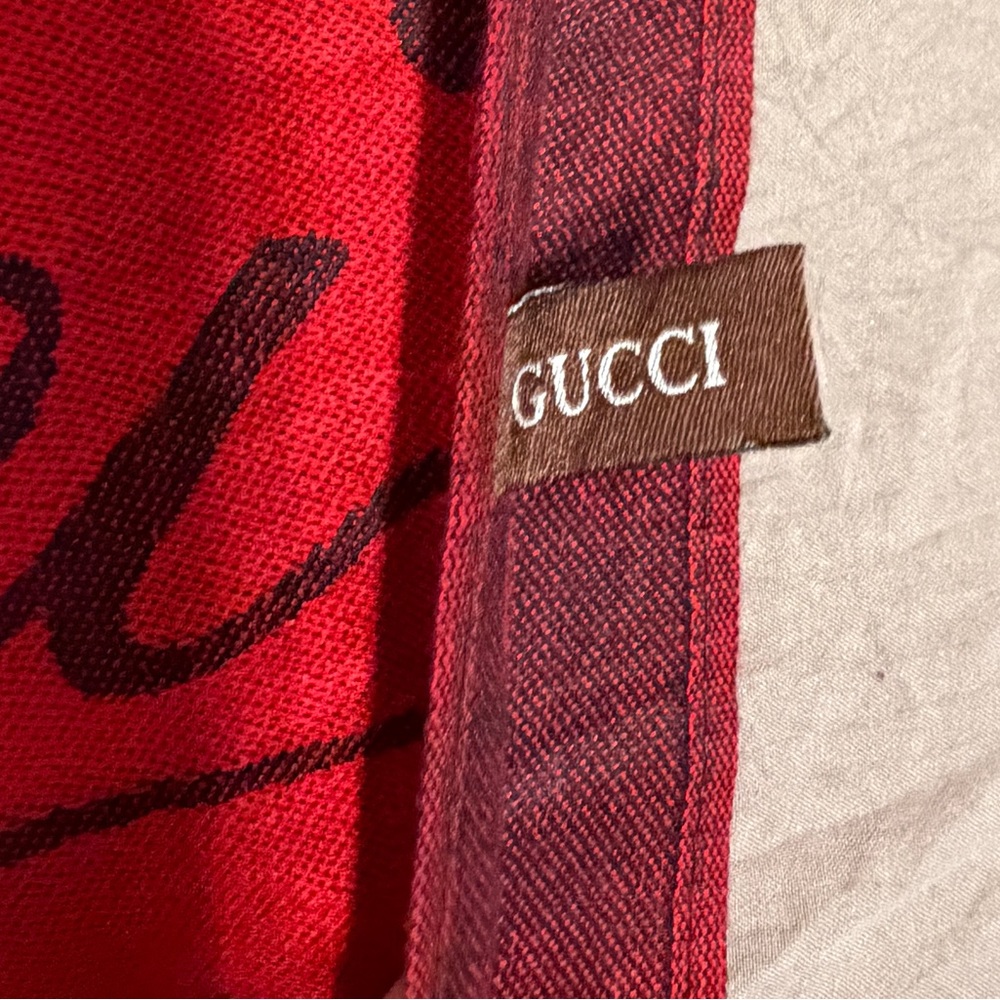Gucci Red and Black Logo scarf - Picture 5 of 7